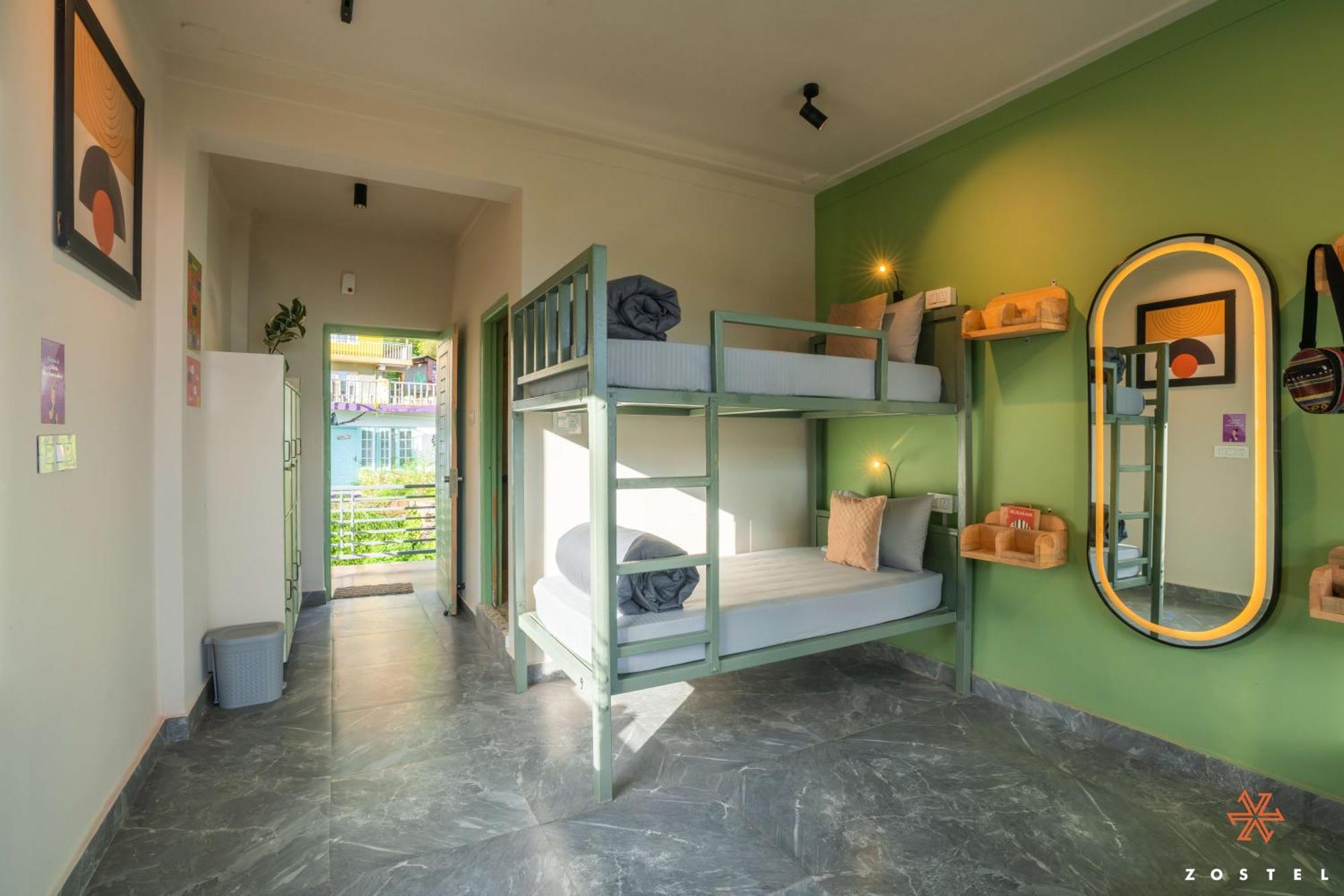 Zostel Dharamkot McLeod Ganj Exterior foto