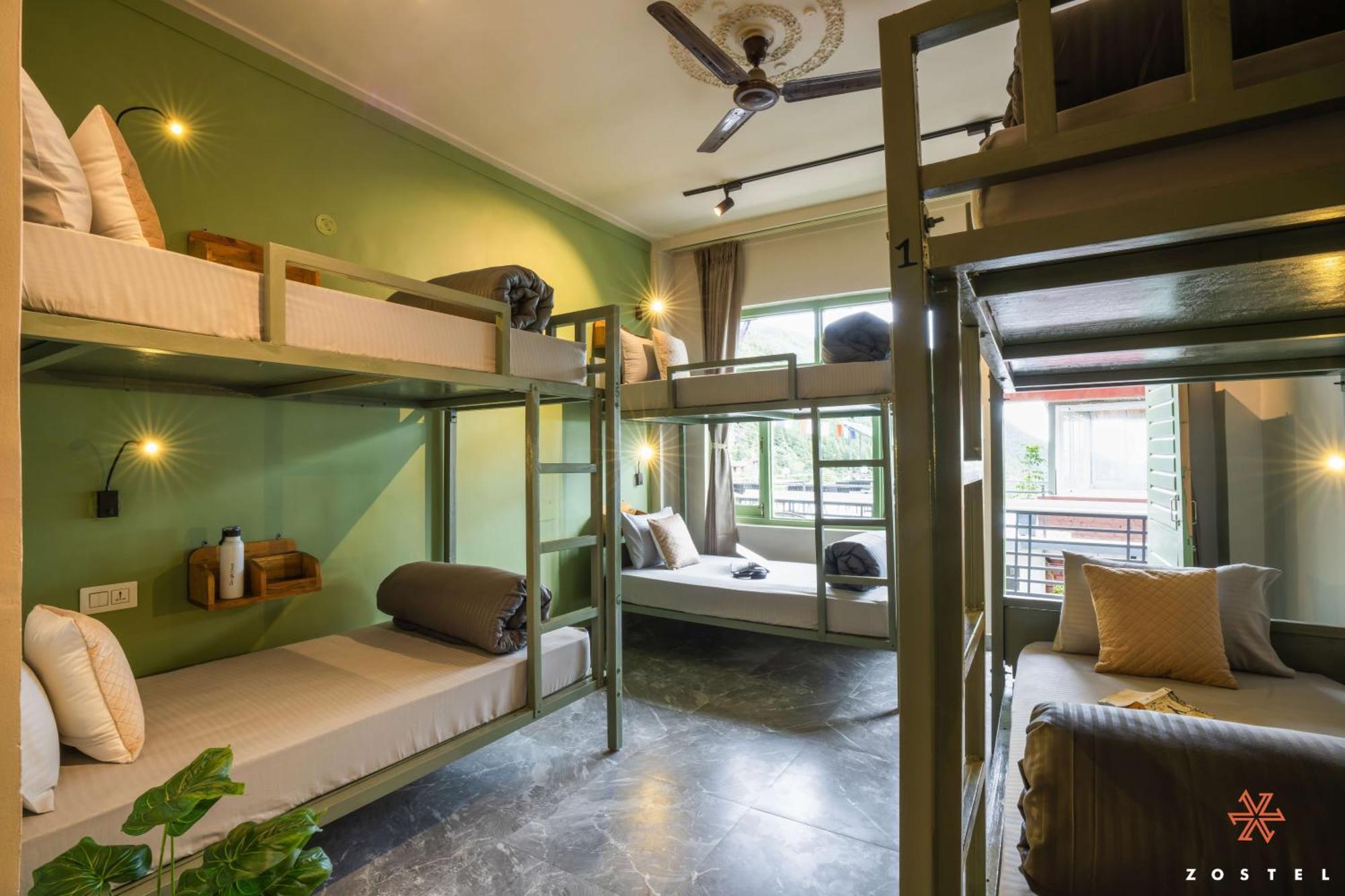 Zostel Dharamkot McLeod Ganj Exterior foto
