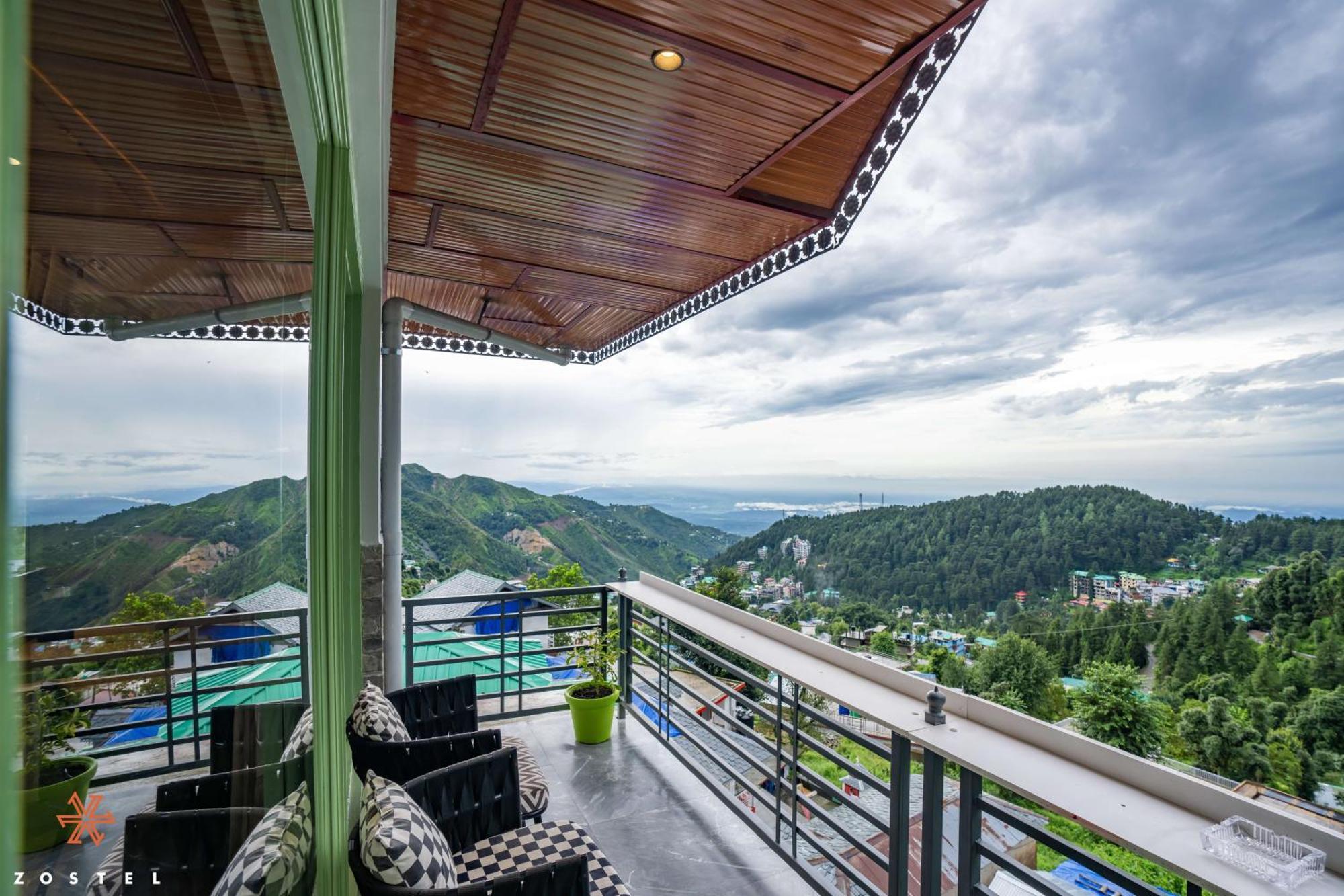 Zostel Dharamkot McLeod Ganj Exterior foto