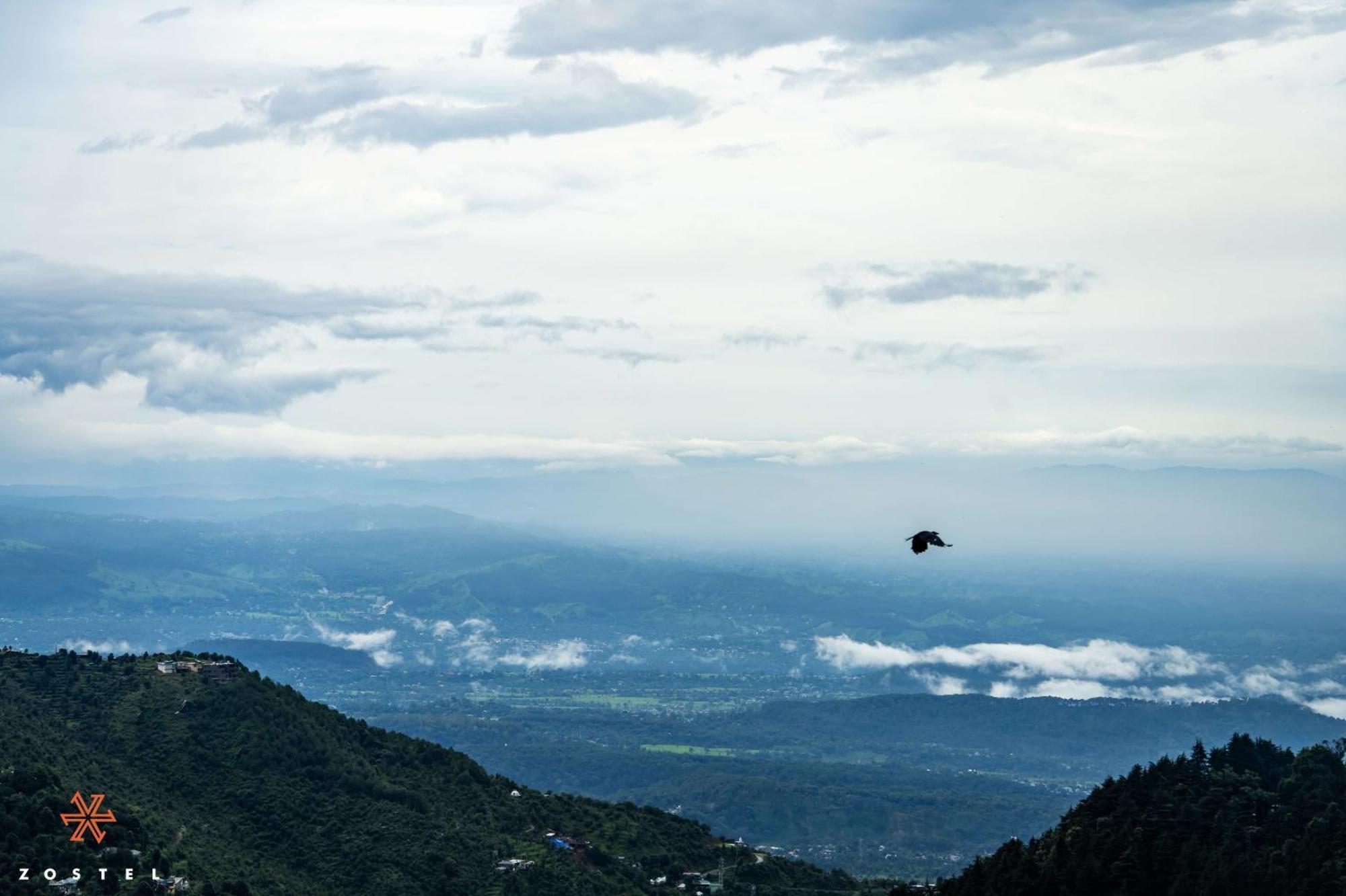 Zostel Dharamkot McLeod Ganj Exterior foto