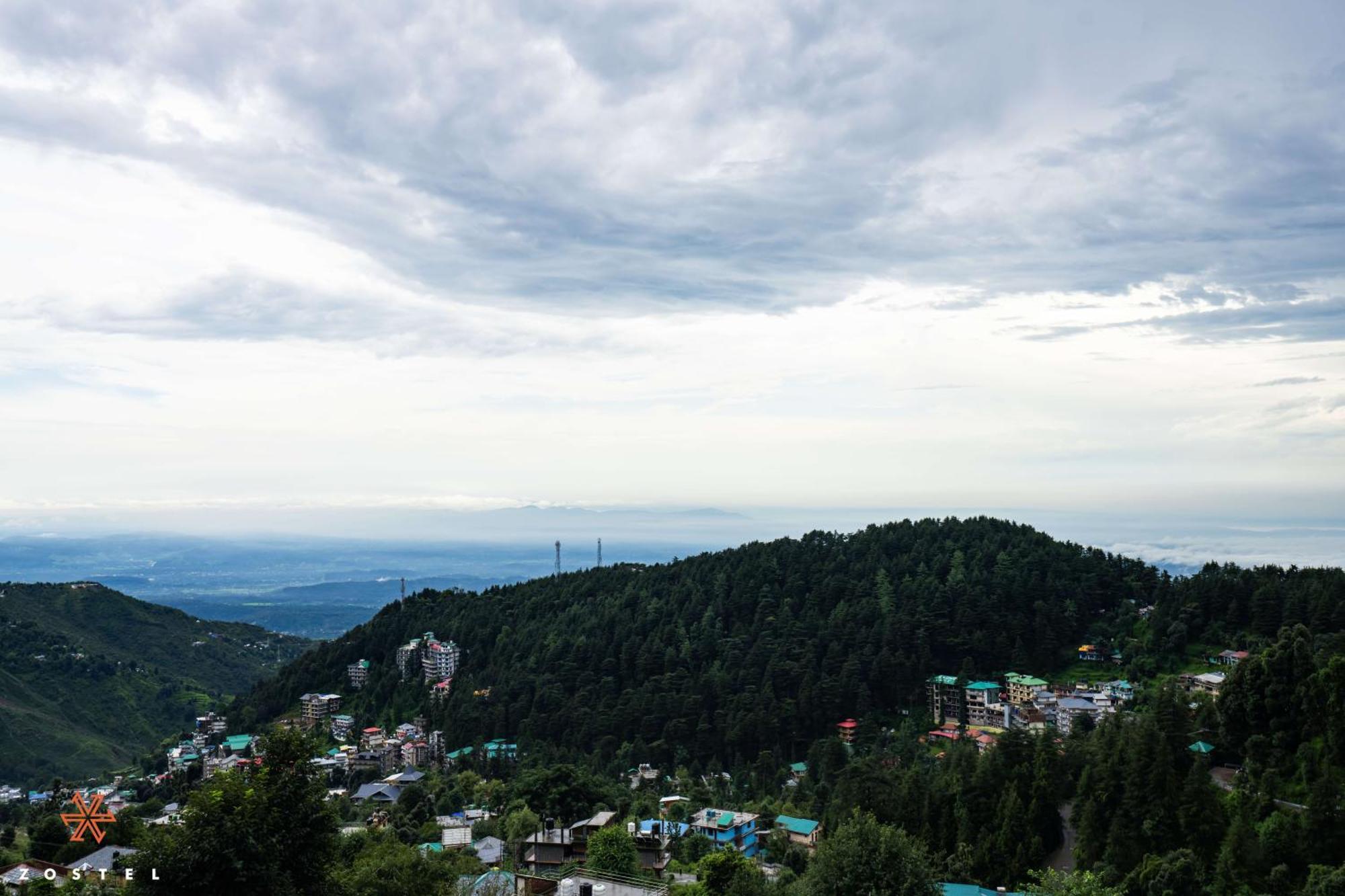 Zostel Dharamkot McLeod Ganj Exterior foto