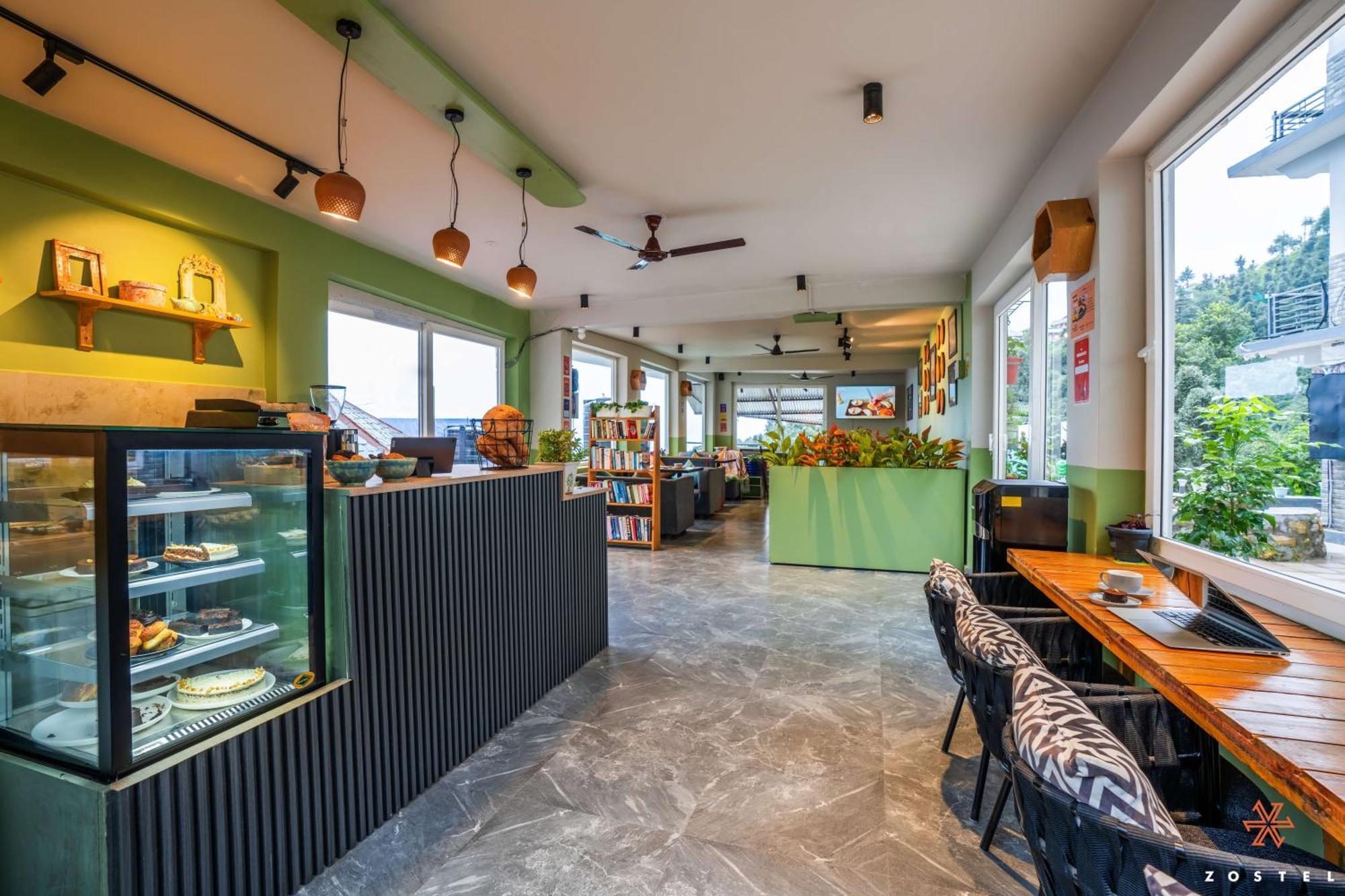 Zostel Dharamkot McLeod Ganj Exterior foto