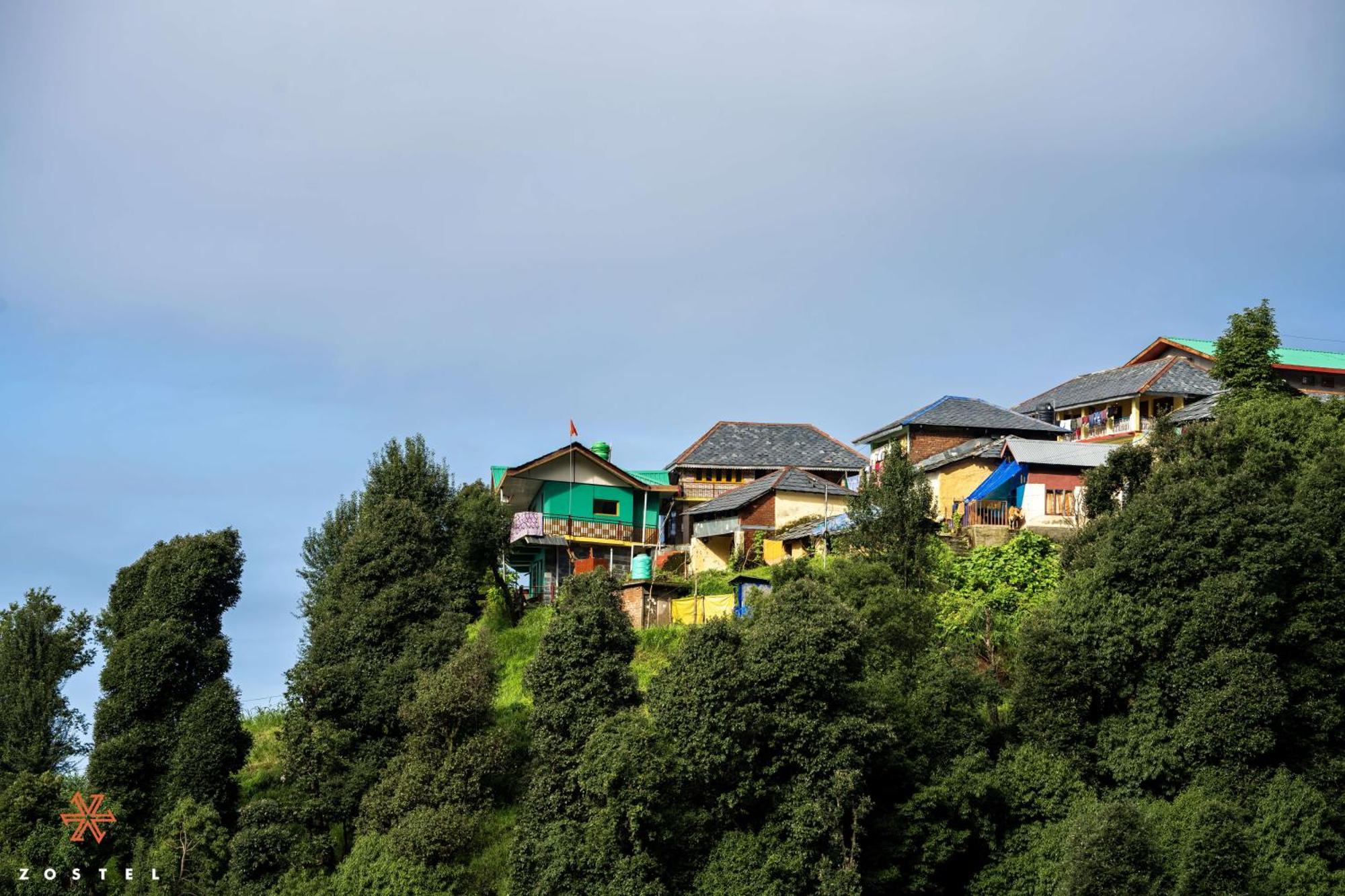 Zostel Dharamkot McLeod Ganj Exterior foto